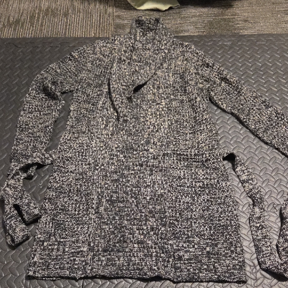 Black and White Knit Open Front Cardigan With Belt